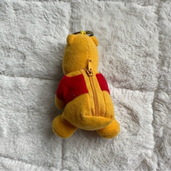 Disney | Y2K 90's Winnie The Pooh Keychain - Picture 4 of 9